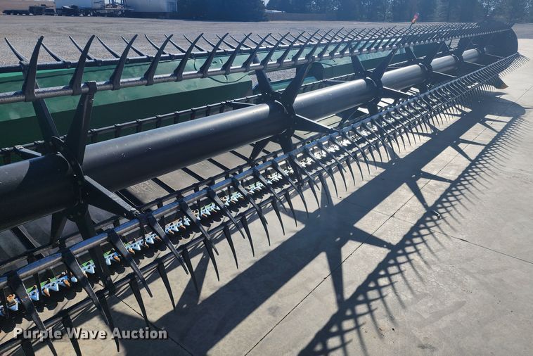 image for item KC9418 2017 John Deere 635FD HydraFlex  flex draper head