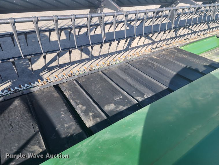 image for item KC9418 2017 John Deere 635FD HydraFlex  flex draper head