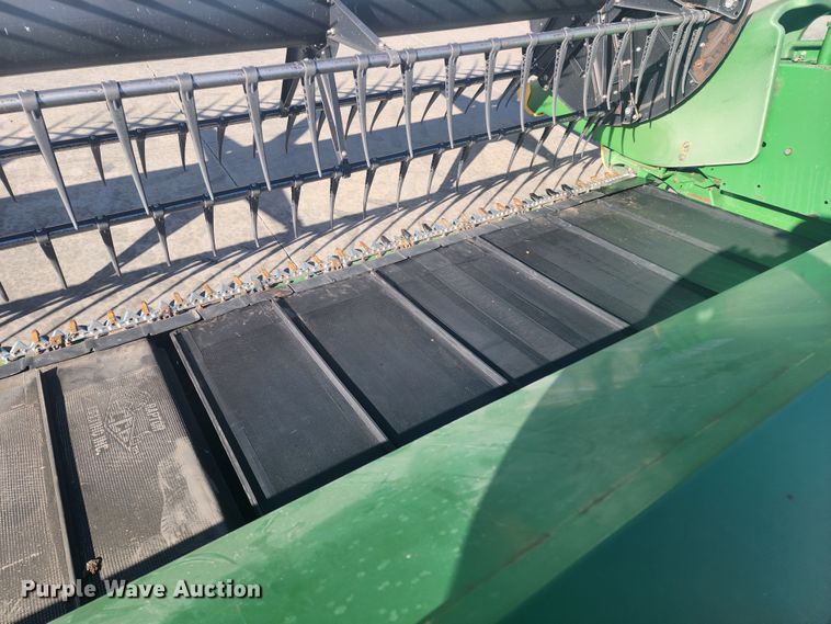 image for item KC9418 2017 John Deere 635FD HydraFlex  flex draper head