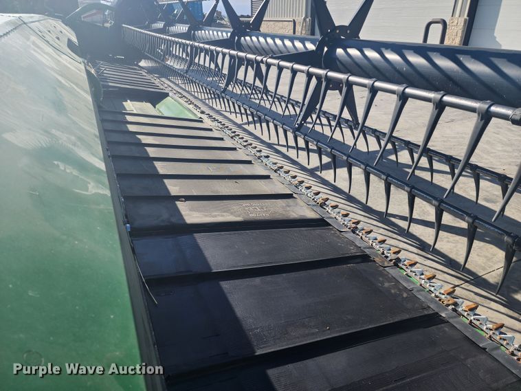 image for item KC9418 2017 John Deere 635FD HydraFlex  flex draper head