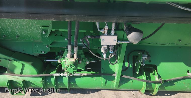 image for item KC9418 2017 John Deere 635FD HydraFlex  flex draper head
