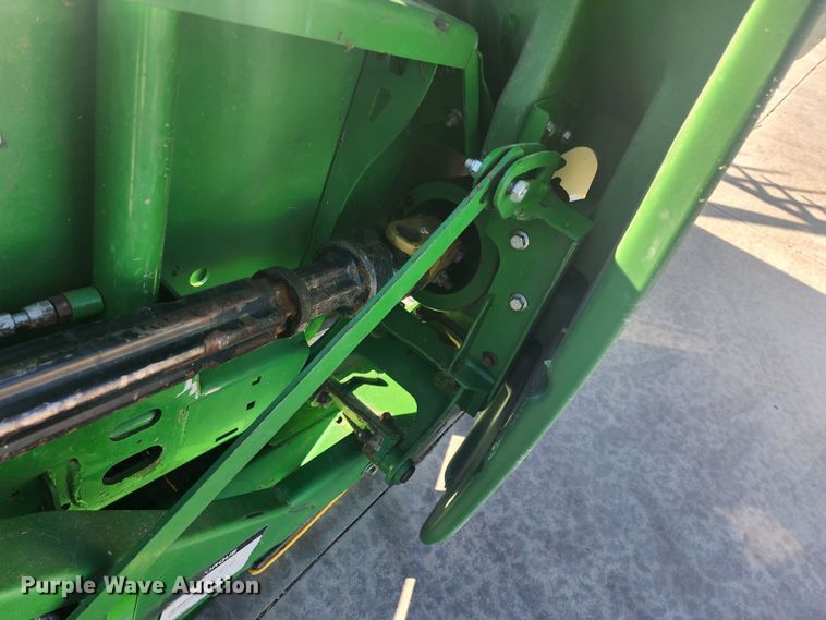 image for item KC9418 2017 John Deere 635FD HydraFlex  flex draper head