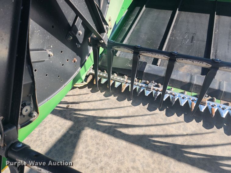 image for item KC9418 2017 John Deere 635FD HydraFlex  flex draper head