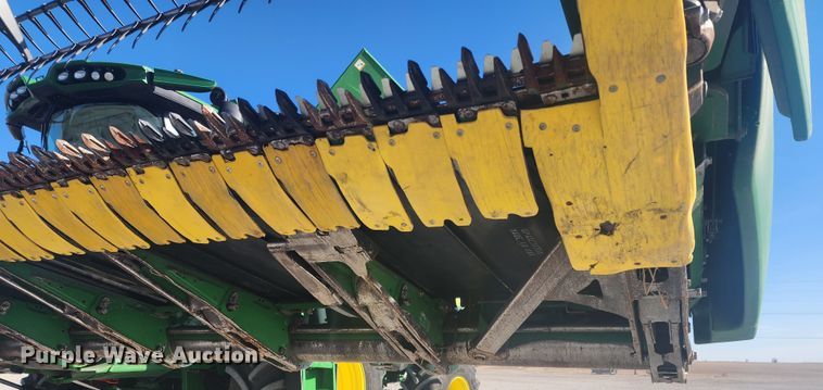 image for item KC9418 2017 John Deere 635FD HydraFlex  flex draper head