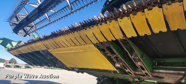 image for item KC9418 2017 John Deere 635FD HydraFlex  flex draper head