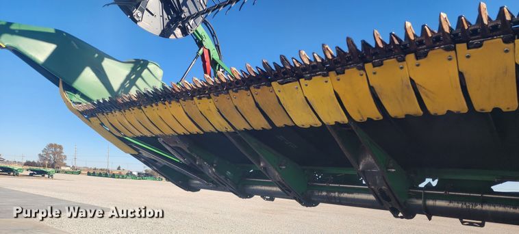 image for item KC9418 2017 John Deere 635FD HydraFlex  flex draper head