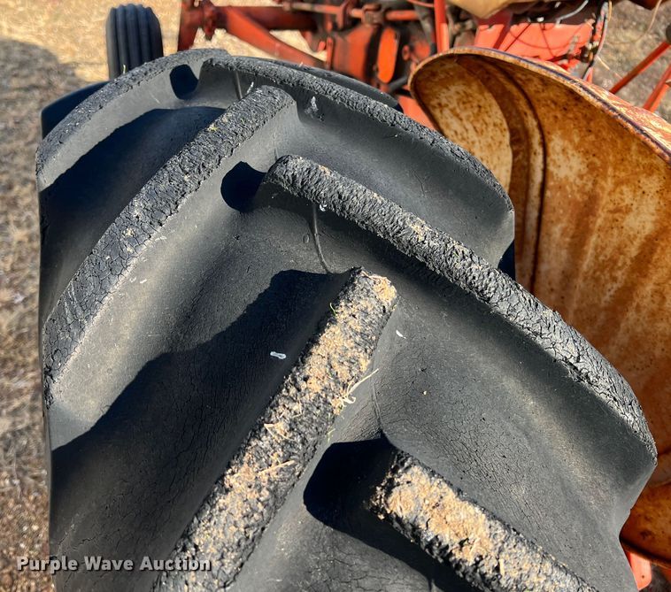 image for item KF9706 1962 Case 431  tractor