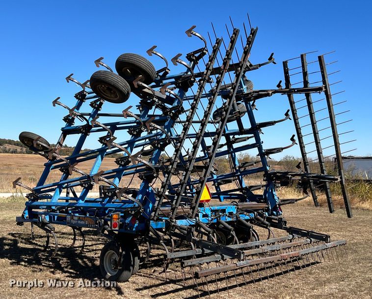 image for item KF9860 DMI Tiger-Mate II  field cultivator
