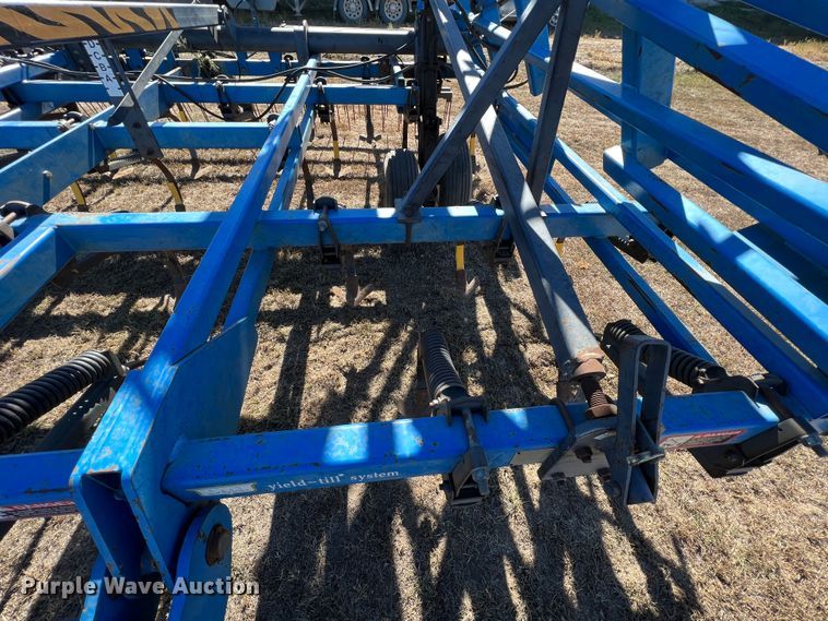 image for item KF9860 DMI Tiger-Mate II  field cultivator