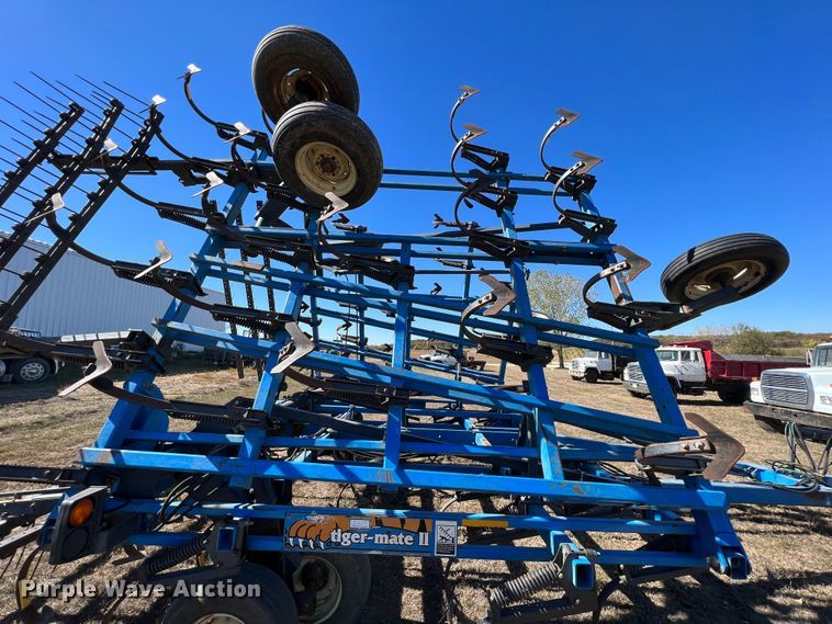 image for item KF9860 DMI Tiger-Mate II  field cultivator