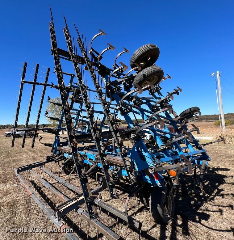 image for item KF9860 DMI Tiger-Mate II  field cultivator