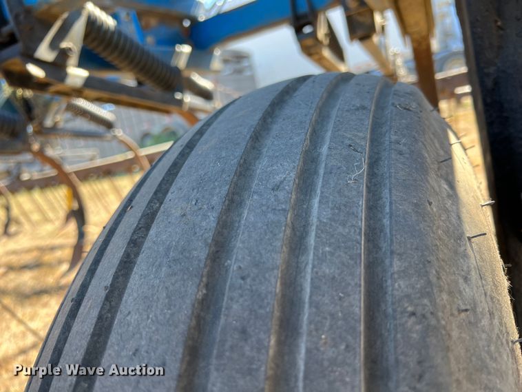 image for item KF9860 DMI Tiger-Mate II  field cultivator