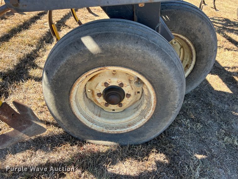 image for item KF9860 DMI Tiger-Mate II  field cultivator