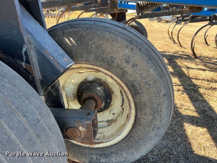 image for item KF9860 DMI Tiger-Mate II  field cultivator