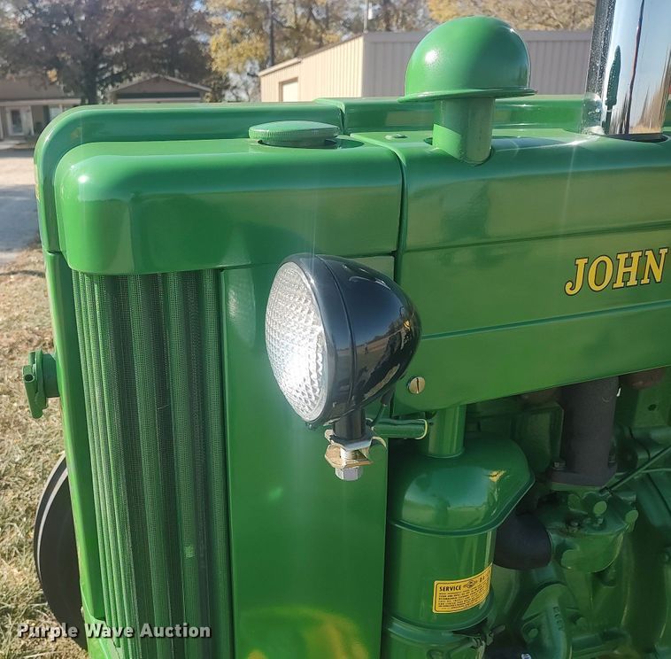 image for item KJ9020 1953 John Deere 40  tractor