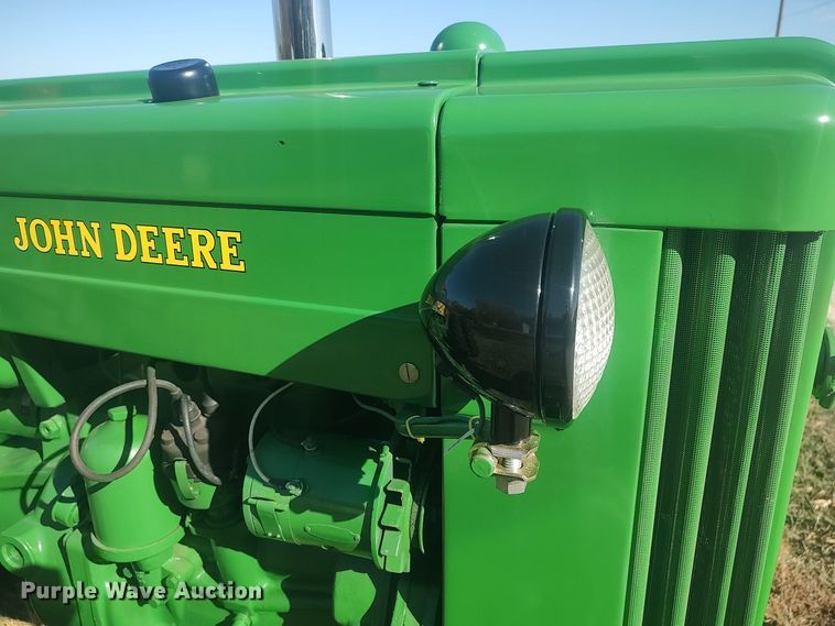 image for item KJ9020 1953 John Deere 40  tractor