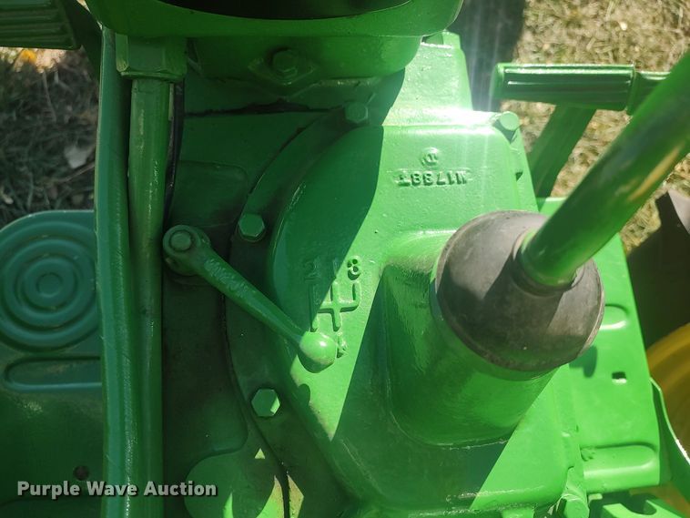 image for item KJ9020 1953 John Deere 40  tractor