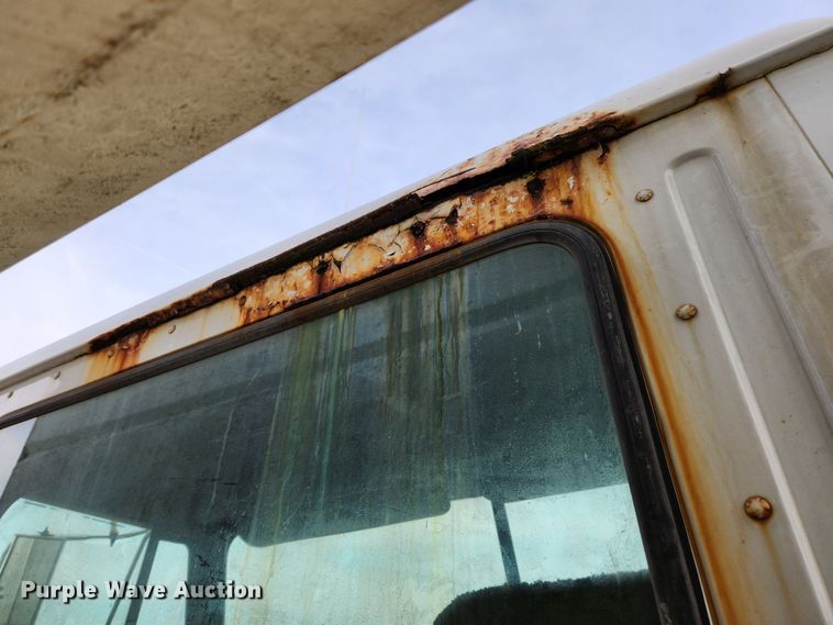 image for item KT9559 1996 Mack CH613  fertilizer delivery truck