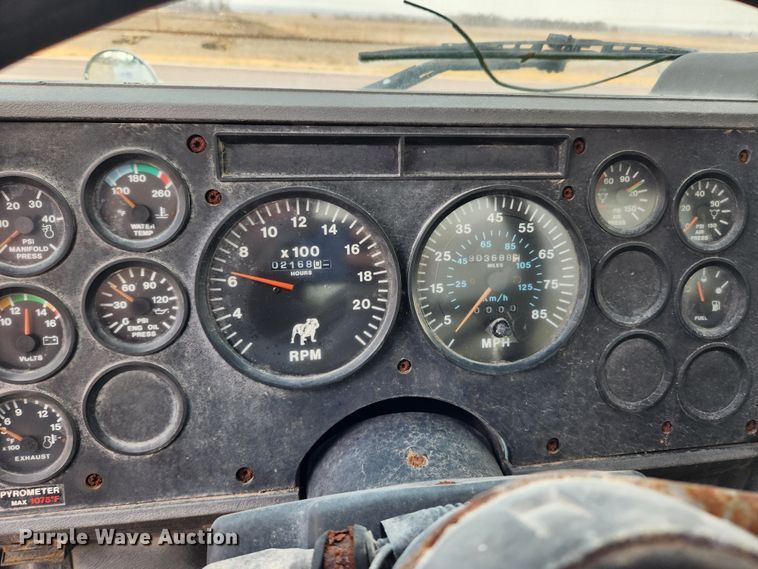 image for item KT9559 1996 Mack CH613  fertilizer delivery truck