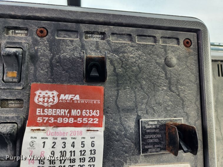 image for item KT9559 1996 Mack CH613  fertilizer delivery truck