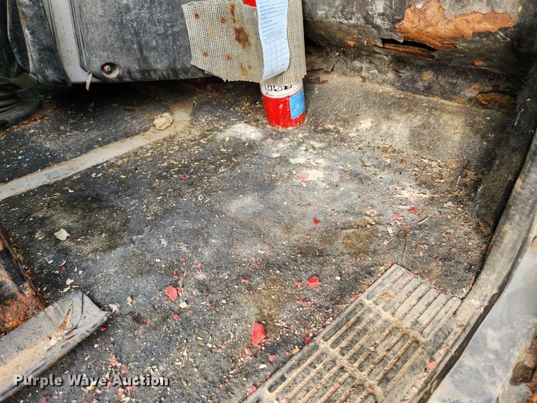 image for item KT9559 1996 Mack CH613  fertilizer delivery truck