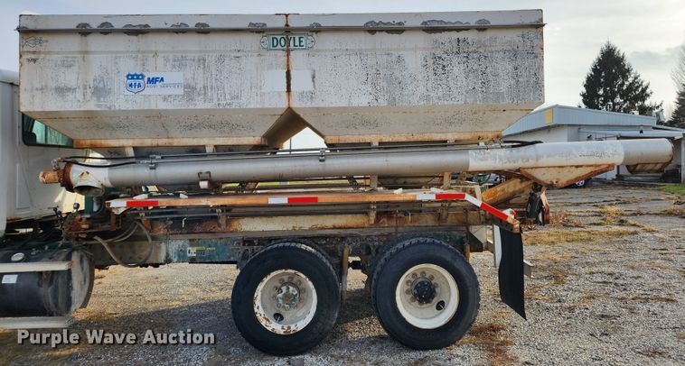 image for item KT9559 1996 Mack CH613  fertilizer delivery truck