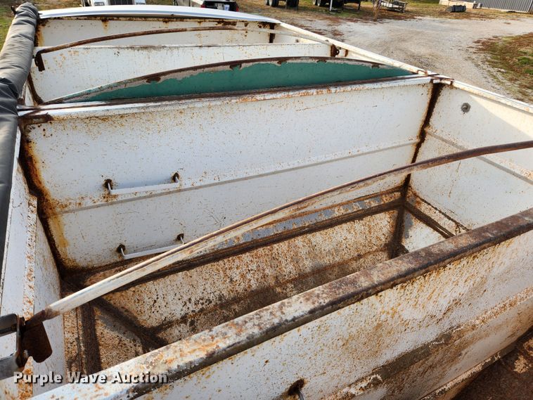 image for item KT9559 1996 Mack CH613  fertilizer delivery truck