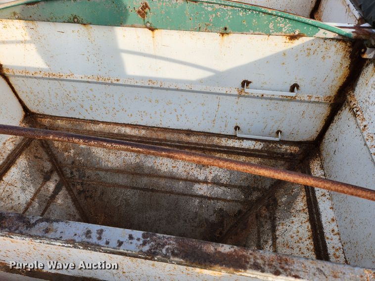 image for item KT9559 1996 Mack CH613  fertilizer delivery truck