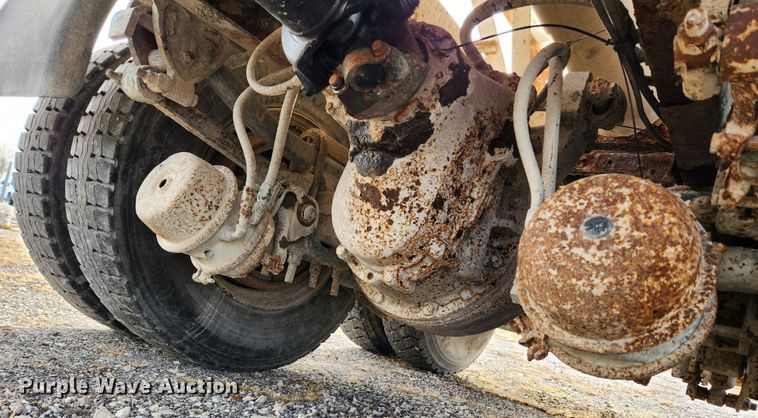 image for item KT9559 1996 Mack CH613  fertilizer delivery truck