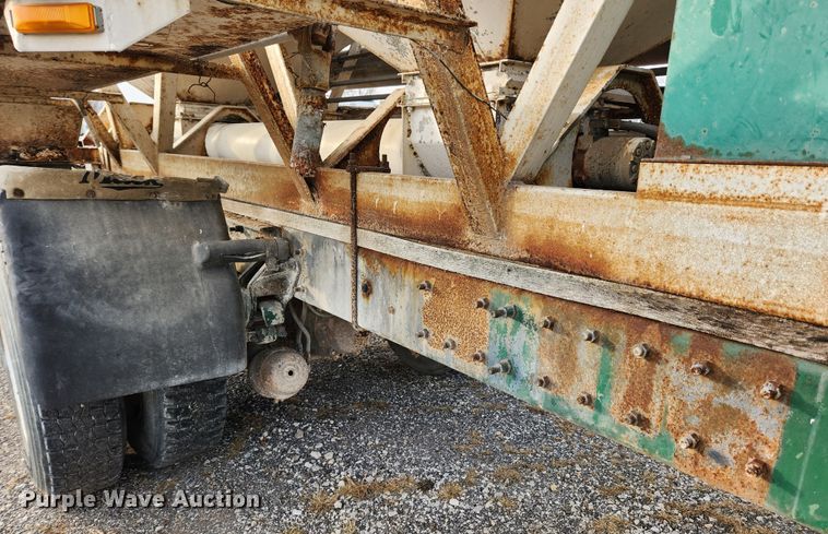 image for item KT9559 1996 Mack CH613  fertilizer delivery truck