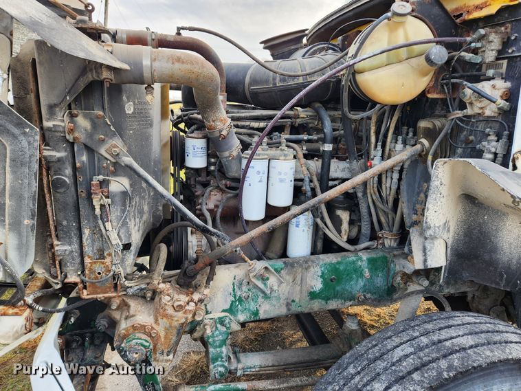 image for item KT9559 1996 Mack CH613  fertilizer delivery truck