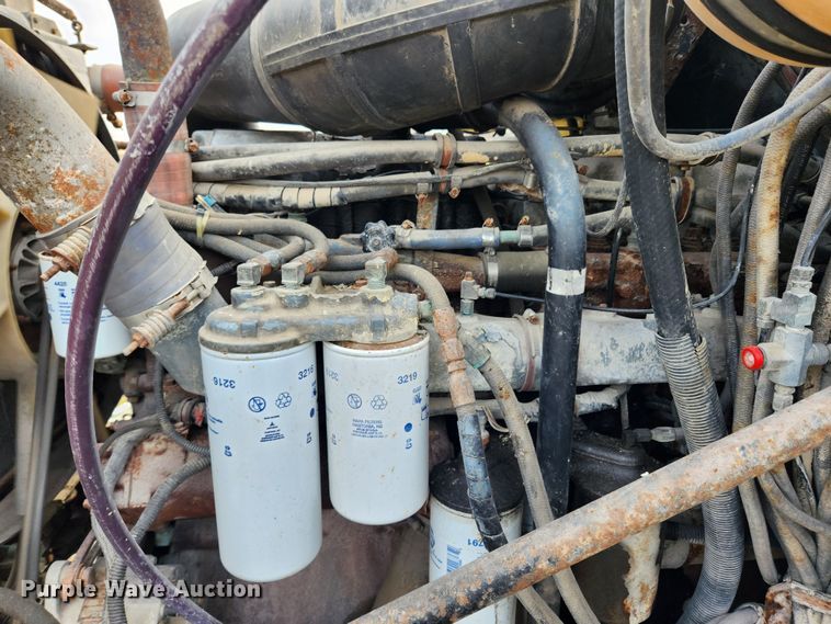 image for item KT9559 1996 Mack CH613  fertilizer delivery truck