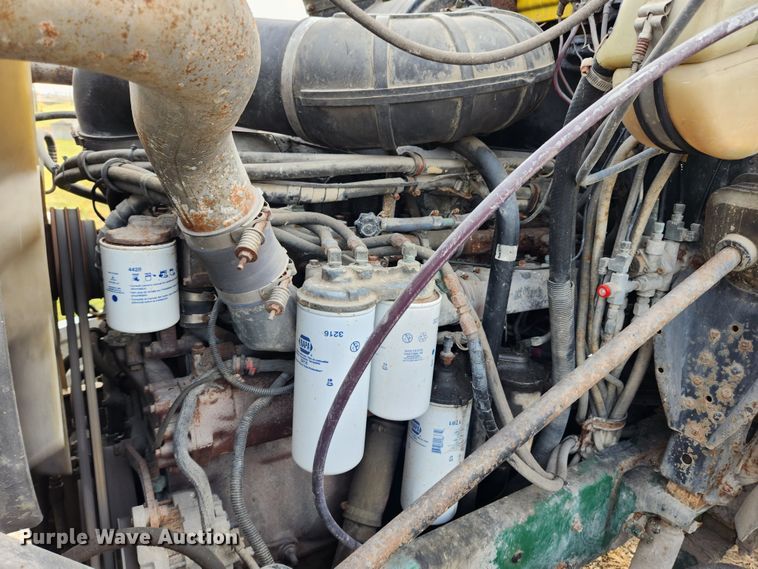 image for item KT9559 1996 Mack CH613  fertilizer delivery truck