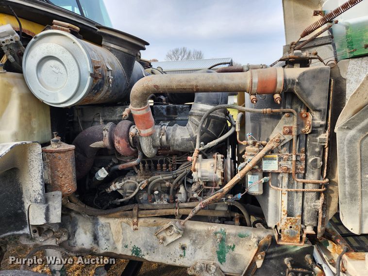 image for item KT9559 1996 Mack CH613  fertilizer delivery truck