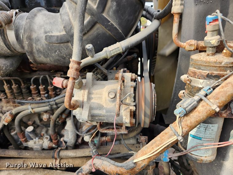 image for item KT9559 1996 Mack CH613  fertilizer delivery truck