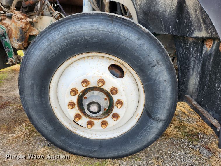 image for item KT9559 1996 Mack CH613  fertilizer delivery truck