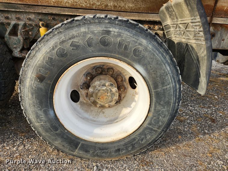 image for item KT9559 1996 Mack CH613  fertilizer delivery truck