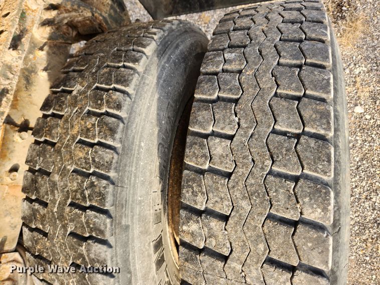 image for item KT9559 1996 Mack CH613  fertilizer delivery truck