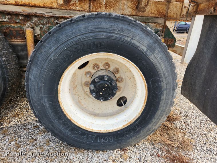 image for item KT9559 1996 Mack CH613  fertilizer delivery truck