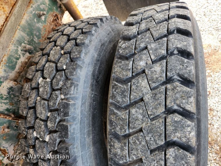 image for item KT9559 1996 Mack CH613  fertilizer delivery truck