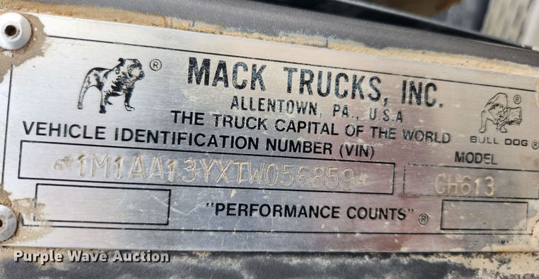 image for item KT9559 1996 Mack CH613  fertilizer delivery truck