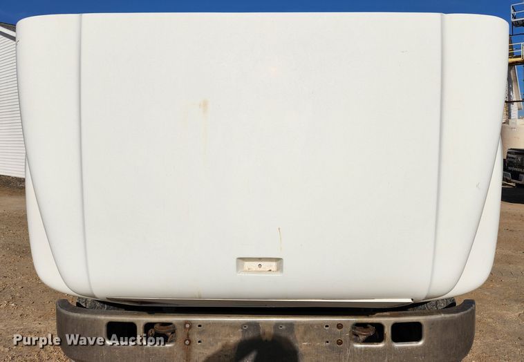 image for item KT9588 1994 International 8100  applicator cab and chassis