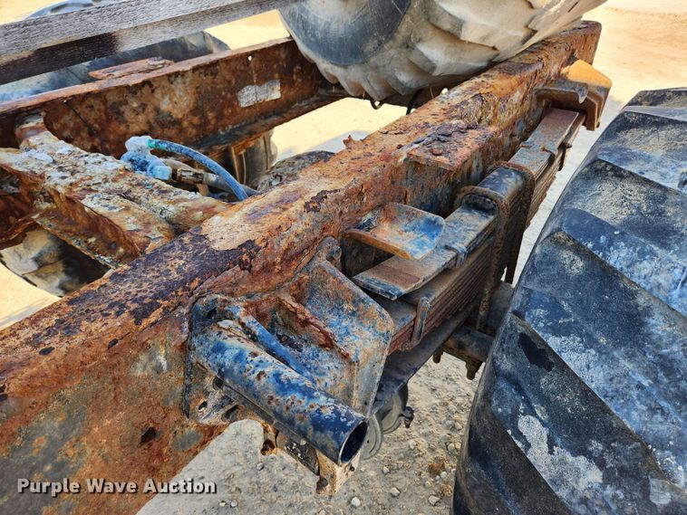 image for item KT9588 1994 International 8100  applicator cab and chassis