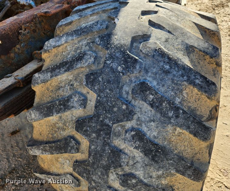 image for item KT9588 1994 International 8100  applicator cab and chassis