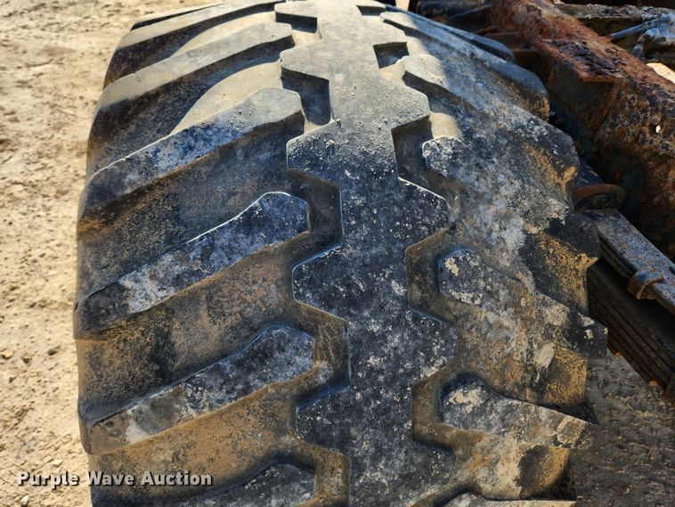 image for item KT9588 1994 International 8100  applicator cab and chassis