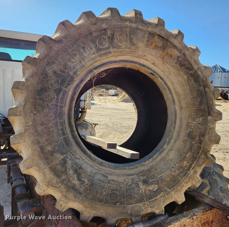 image for item KT9588 1994 International 8100  applicator cab and chassis