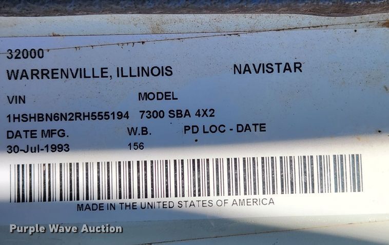 image for item KT9588 1994 International 8100  applicator cab and chassis