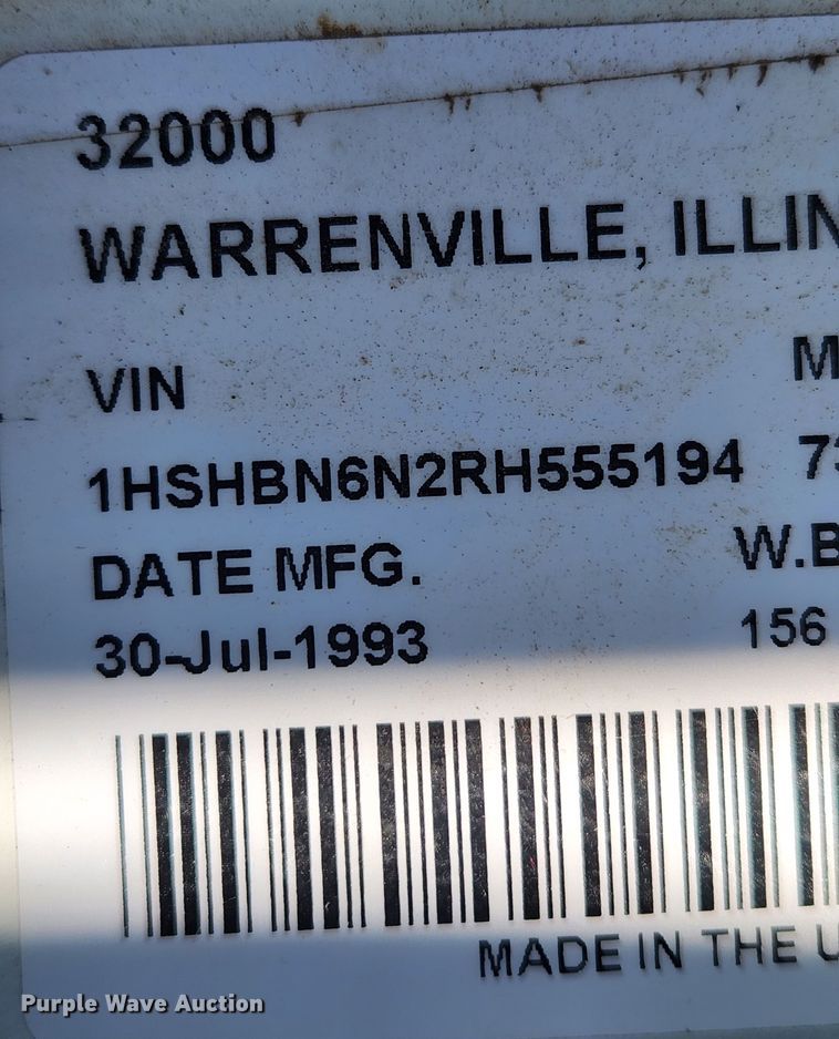 image for item KT9588 1994 International 8100  applicator cab and chassis