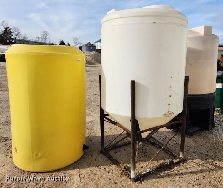 image for item KT9592 (3) poly tanks