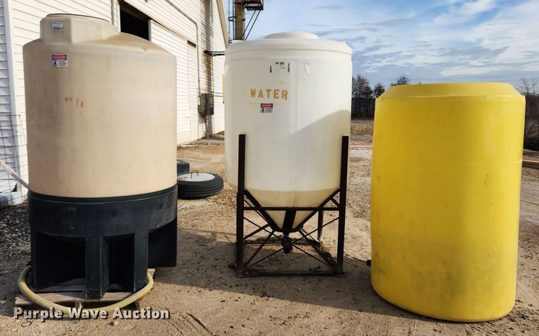 image for item KT9592 (3) poly tanks